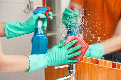 Residential deep cleaning in EC1 apartment