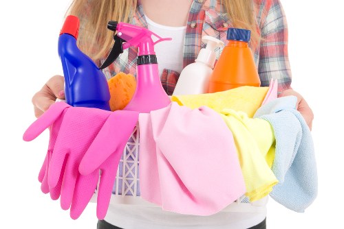 Professional carpet cleaning service in EC1 improving a living room carpet