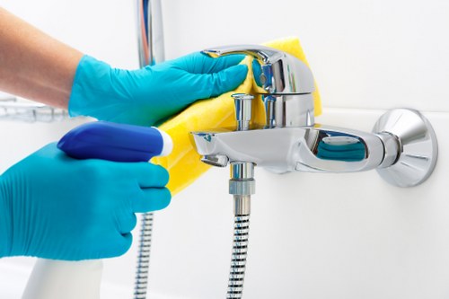 Kitchen and bathroom domestic cleaning in EC1